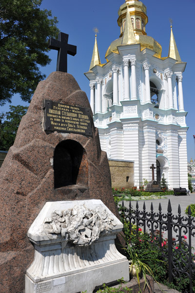 Tomb of Major General Nikolai Stepanovich Leonov, 1924-1877