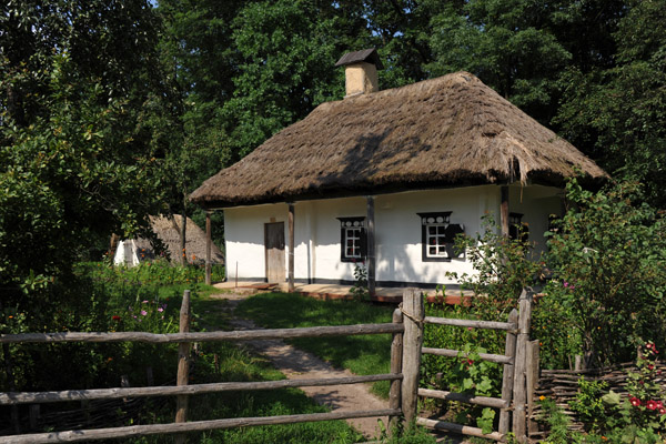 Farmstead from the village of Krasna Popivka, Luganska Region 