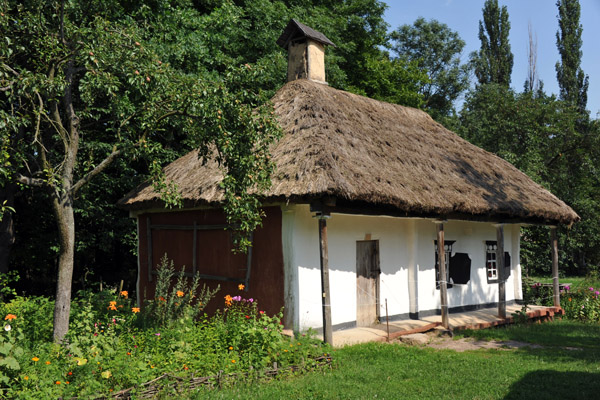 Farmstead from the village of Krasna Popivka, Luganska Region 