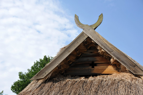 Crossed roof beams in Norse style, Polytsi house, 1876