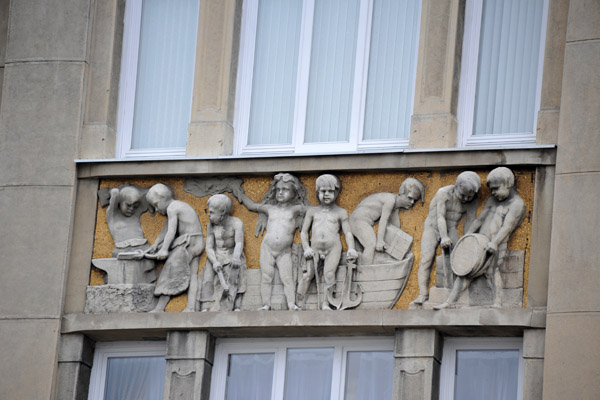 Relief sculpture, Shevchenka Ave, 17-19, Lviv