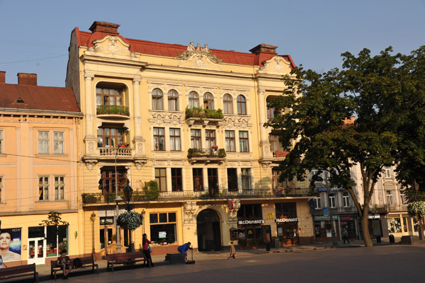 Svobody Avenue 35, Lviv
