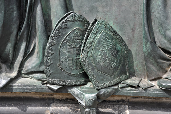 Two papal hats, Cologne Cathedral