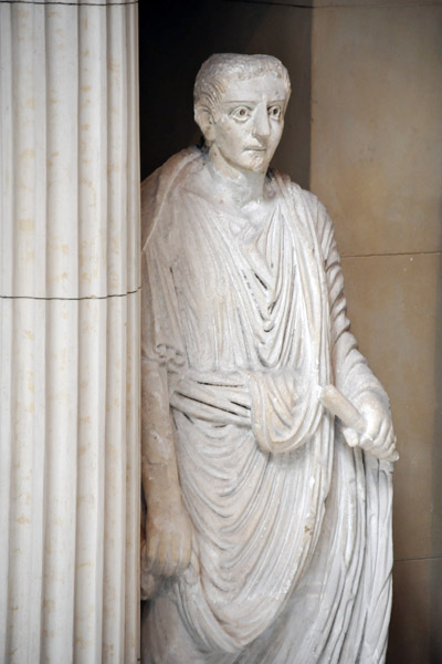 Lucius Poblicius depicted as a citizen of Rome, 40 AD