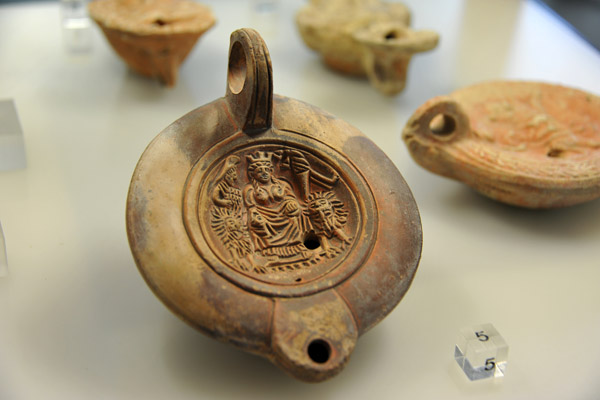 Oil lamp with Cybele flanked by lions