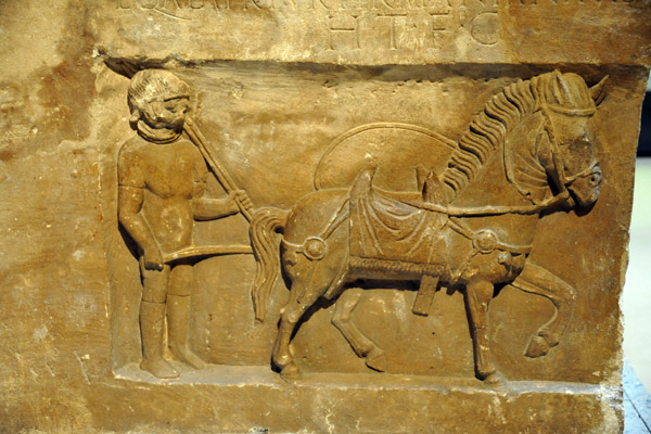 Grave stone of the cavalryman Lucius Romanus, 80-90 AD