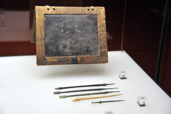 Writing tablet