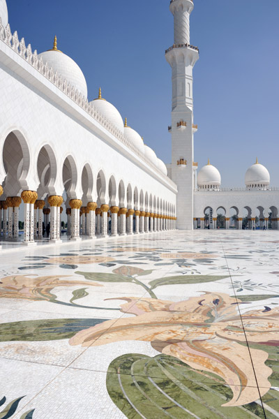 Floral mosaic of the Great Courtyard Sheikh Zayed Mosque