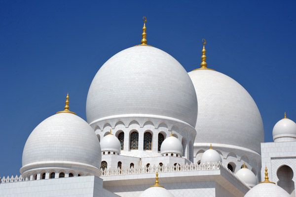 Domes of the prayer hall - Sheikh Zayed Mosque