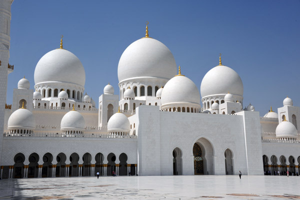 The Sheikh Zayed Mosque was built between 1996  and 2007