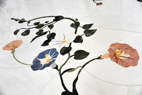 Italian flower mosaics by Fantini Mosaici