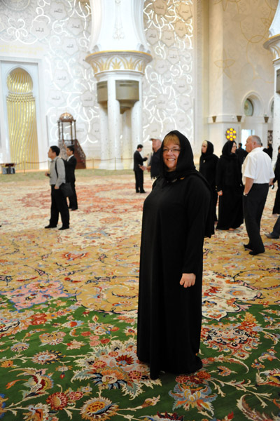 Debbie at the Sheikh Zayed Mosque