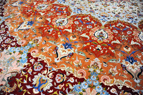 Around 1250 artisans took nearly 2 years tie 2.2 billion knots converting 35 tons of wool into the world's largest Persian rug
