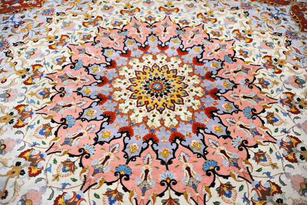 One of the medallions of the carpet, Sheikh Zayed Mosque