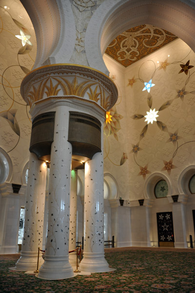 Columns on the left side of the prayer hall