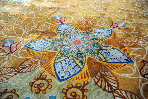 Hand-woven Persian carpet, Sheikh Zayed Mosque