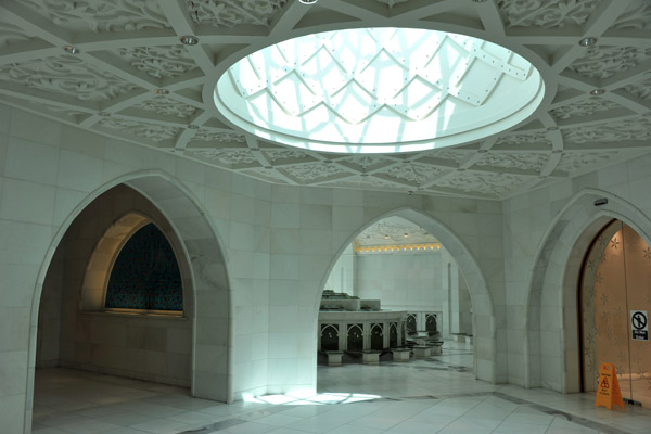 Ablution facilities, Sheikh Zayed Mosque