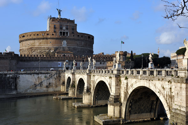Ponte Sant'Angelo over the Tiber River, Rome