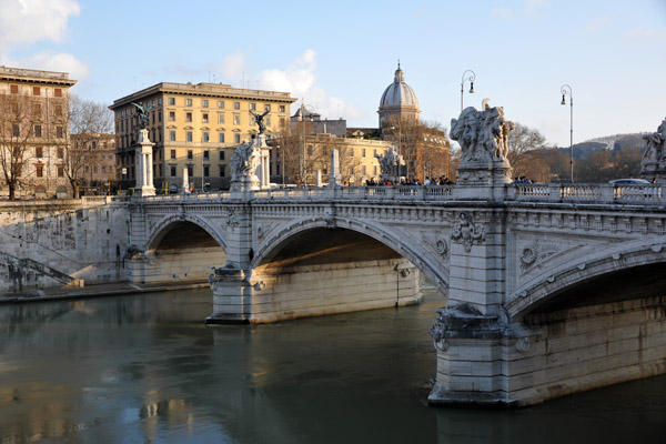 Ponte Vittorio Emanuele II across the Tiber, 1911