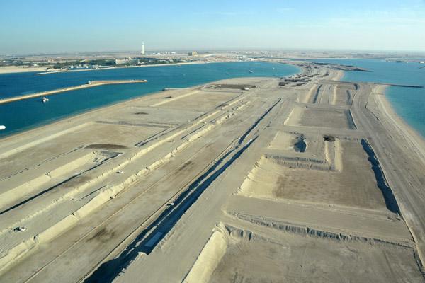 Palm Jebel Ali has a better design with access at each end of the crescent
