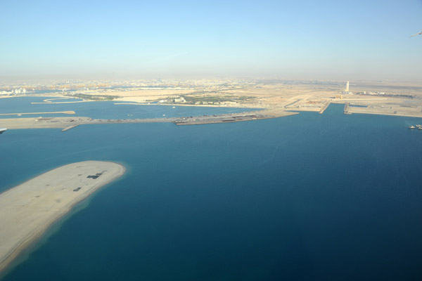Causeway connecting the crescent to the mainland - Palm Jebel Ali