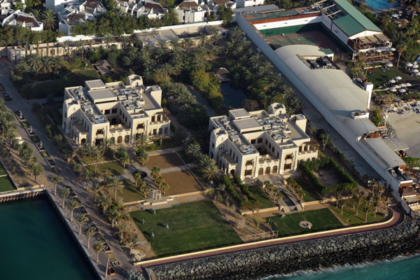 Villas next to the Dubai Marine Beach Resort