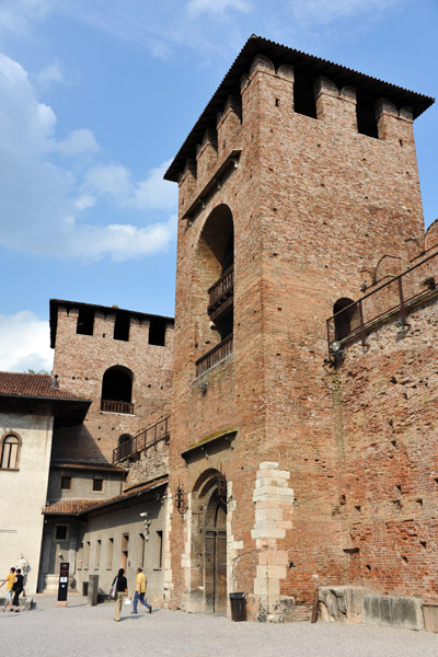 Courtyard with tower, Castelvecchio