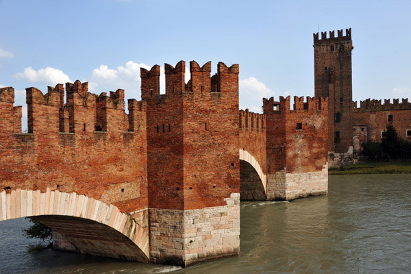 Ponte Scaligero and the tower of Castelvecchio