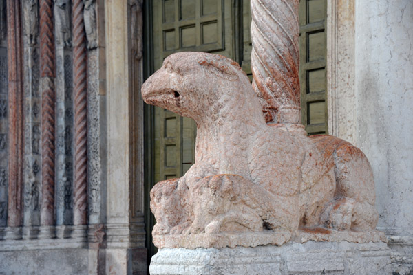 Duomo di Verona - griffon
