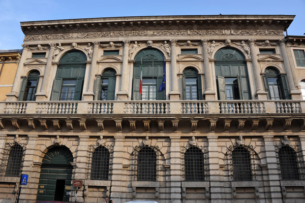 Palazzo Bevilacqua, 16th C., Corso Cavour