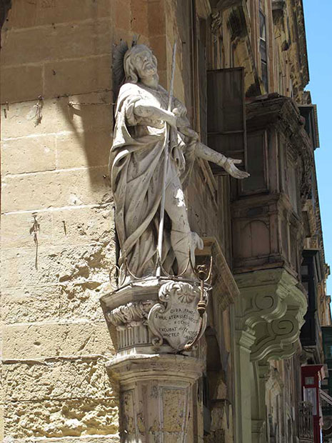 G10_0227.jpg Statue - Valletta -  A Santillo 2009