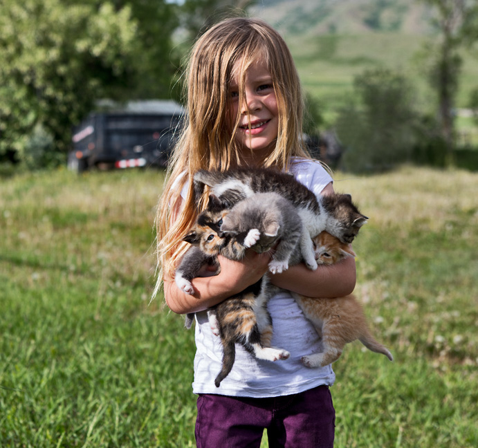 0925_Willow_and_kittens.jpg