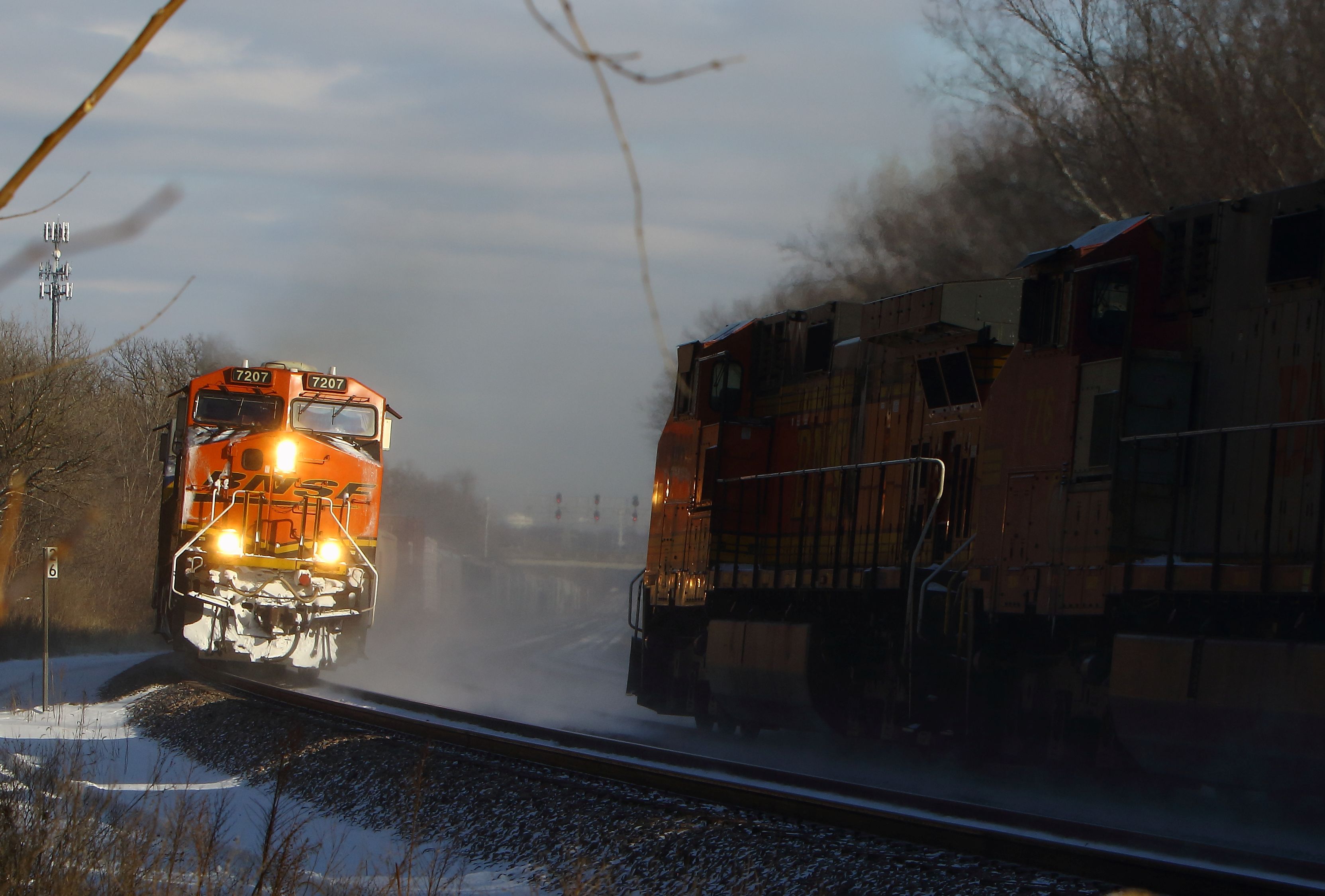 Lisle_IL_BNSF_7207_West_11618_159_PM_2.JPG