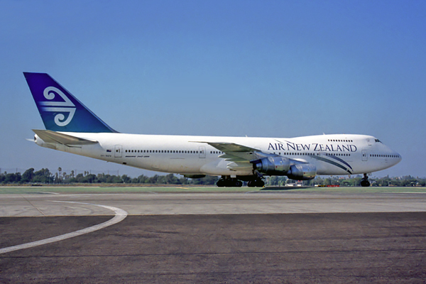 AIR NEW ZEALAND BOEING 747 200 LAX RF 1265 36.jpg