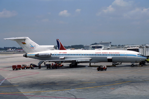 LLOYD AEREO BOLIVIANO BOEING 727 200 MIA RF 533 16.jpg