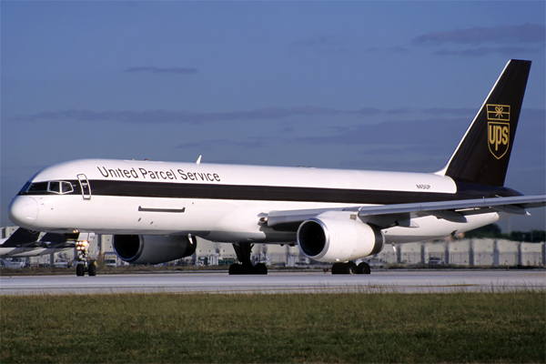 UPS BOEING 757 200F MIA RF S4015.jpg