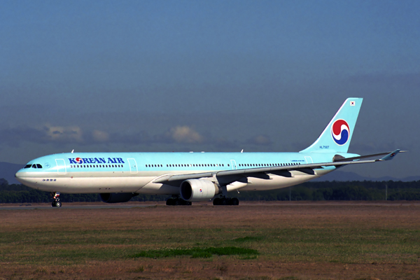 KOREAN AIR AIRBUS A330 300 BNE RF 1889 24.jpg