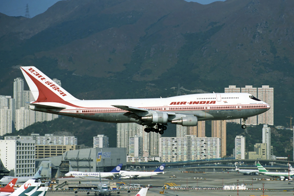 AIR INDIA BOEING 747 300 HKG RF 1207 26.jpg