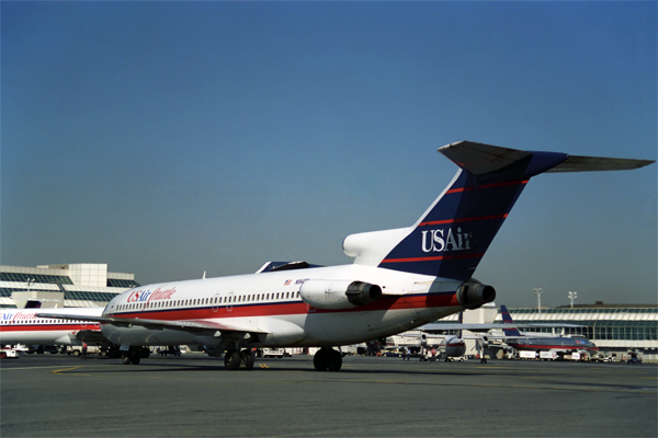 US AIR SHUTTLE BOEING 727 200 LGA RF 912 1.jpg