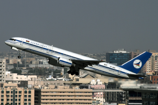 AZERBAIJAN BOEING 757 200 DXB RF IMG_1434.jpg