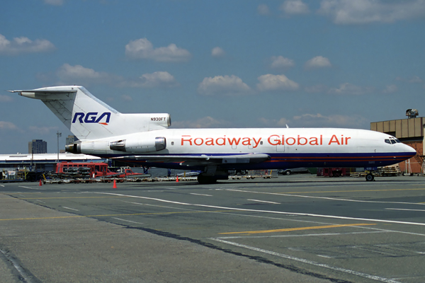 ROADWAY GLOBAL AIR BOEING 727 100F EWR RF 912 16.jpg