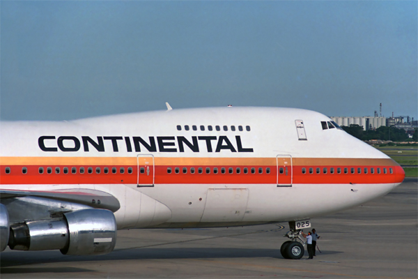 CONTINENTAL BOEING 747 200 SYD RF 177 22.jpg