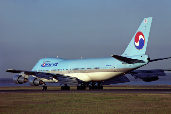 KOREAN AIR BOEING 747 200 SYD RF 388 25.jpg