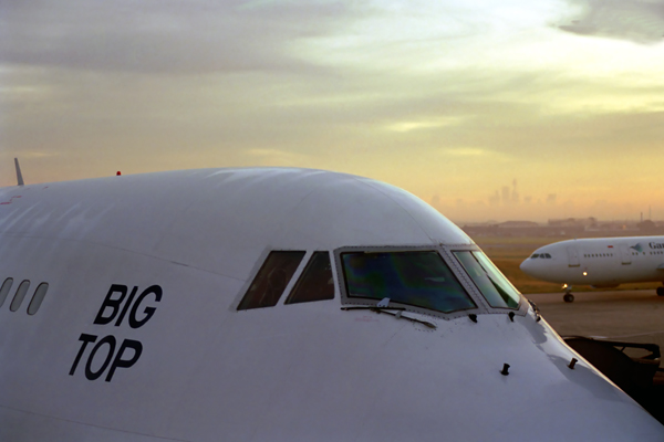 SINGAPORE AIRLINES BOEING 747 300 SYD RF 566 11.jpg