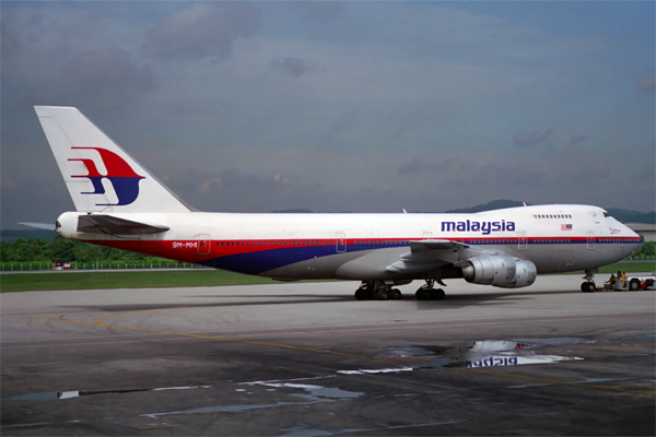 MALAYSIA BOEING 747 200 KUL RF 739 13.jpg