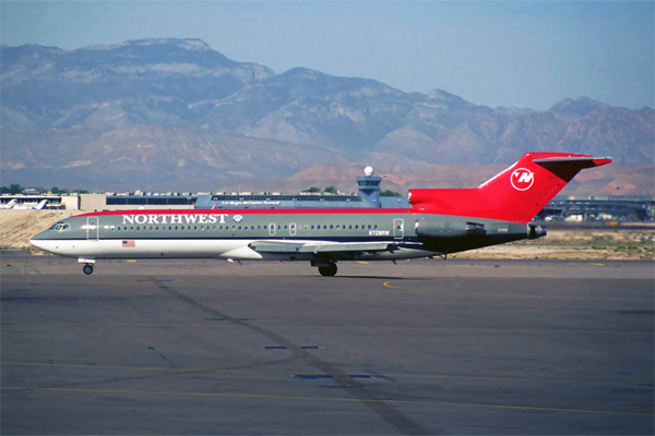 NORTHWEST BOEING 727 200 LAS RF 885 25.jpg