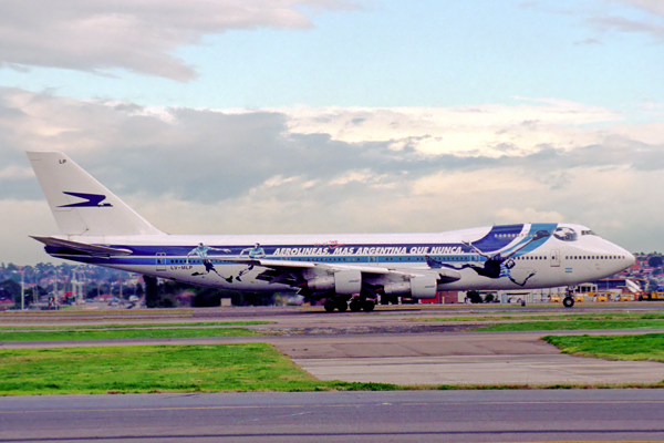 AEROLINEAS ARGENTINAS BOEING 747 200 SYD RF 1261 16.jpg