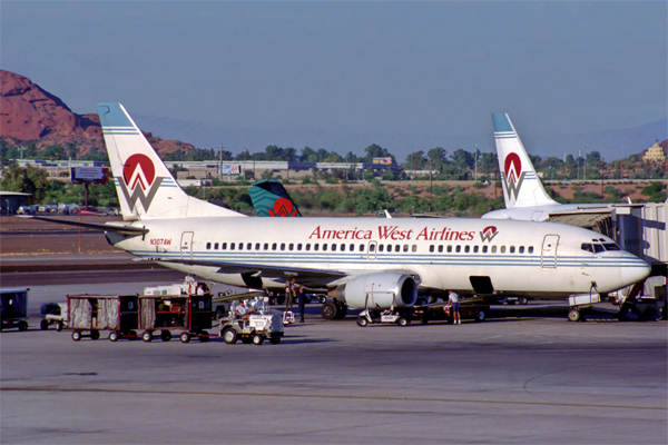AMERICA WEST AIRLINES BOEING 737 300 PHX RF 1268 5.jpg