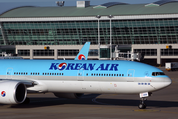 KOREAN AIR BOEING 777 300ER ICN RF 5K5A3779.jpg