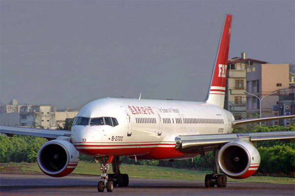 FAR EASTERN AIR TRANSPORT FAT BOEING 757 200 TSA RF 1350 9.jpg